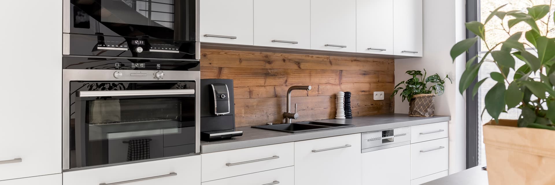  Te ofrecemos cocinas de madera estéticas y funcionales